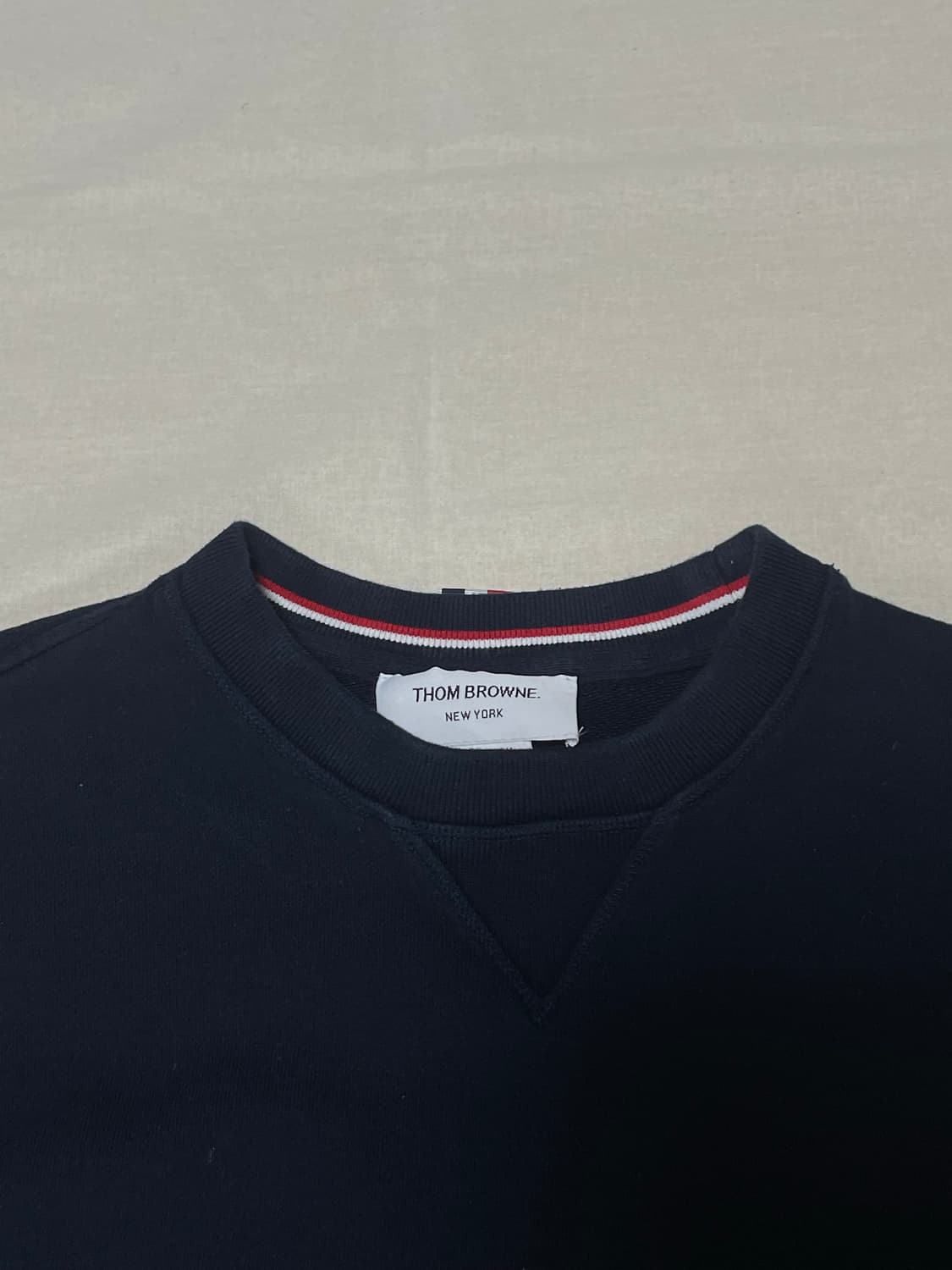 톰브라운 사선완장 맨투맨 네이비 [3] 상품이미지2