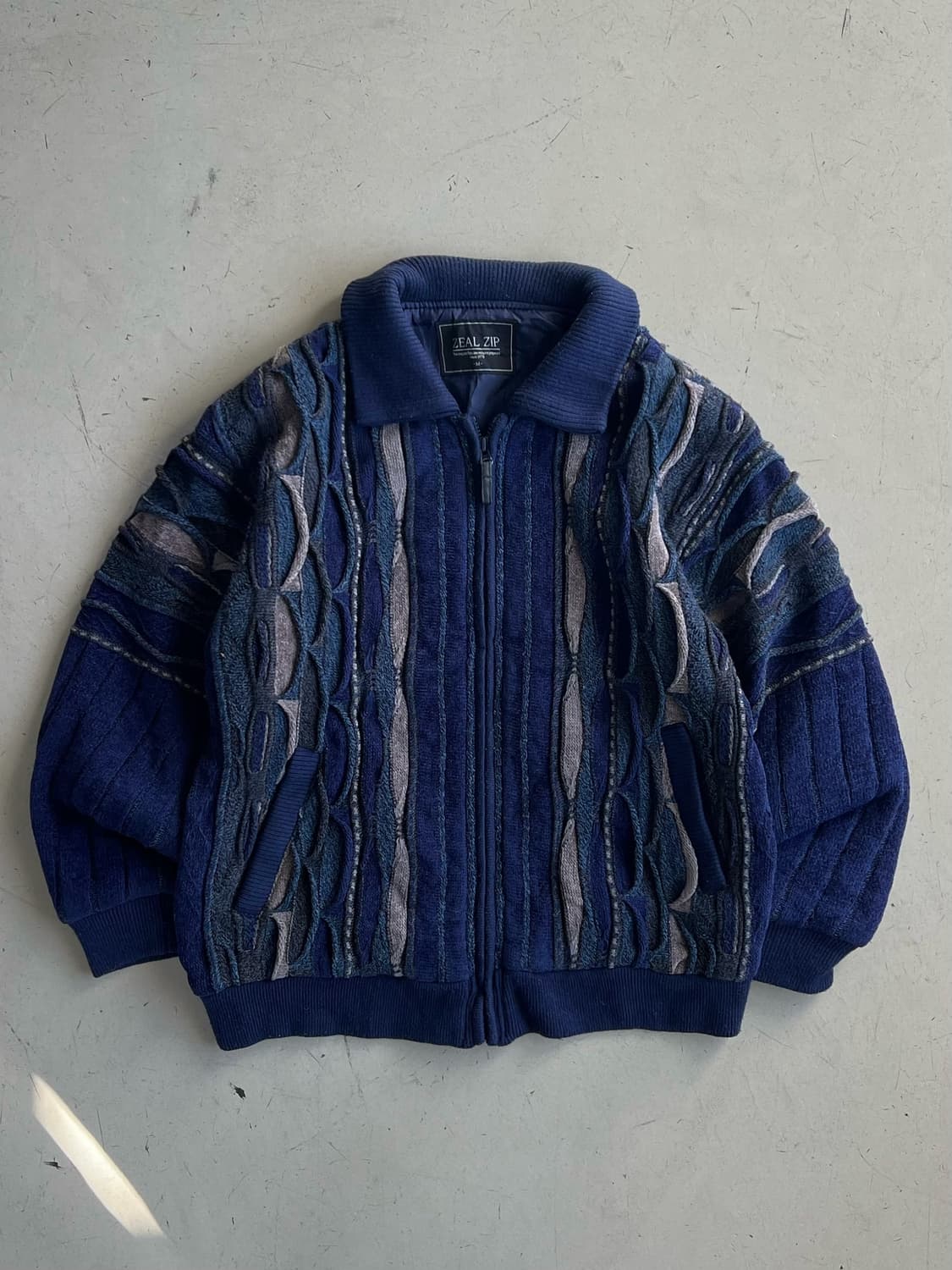 질 집 쓰리디 케이블 울 니트 집업 블루종 상품이미지3