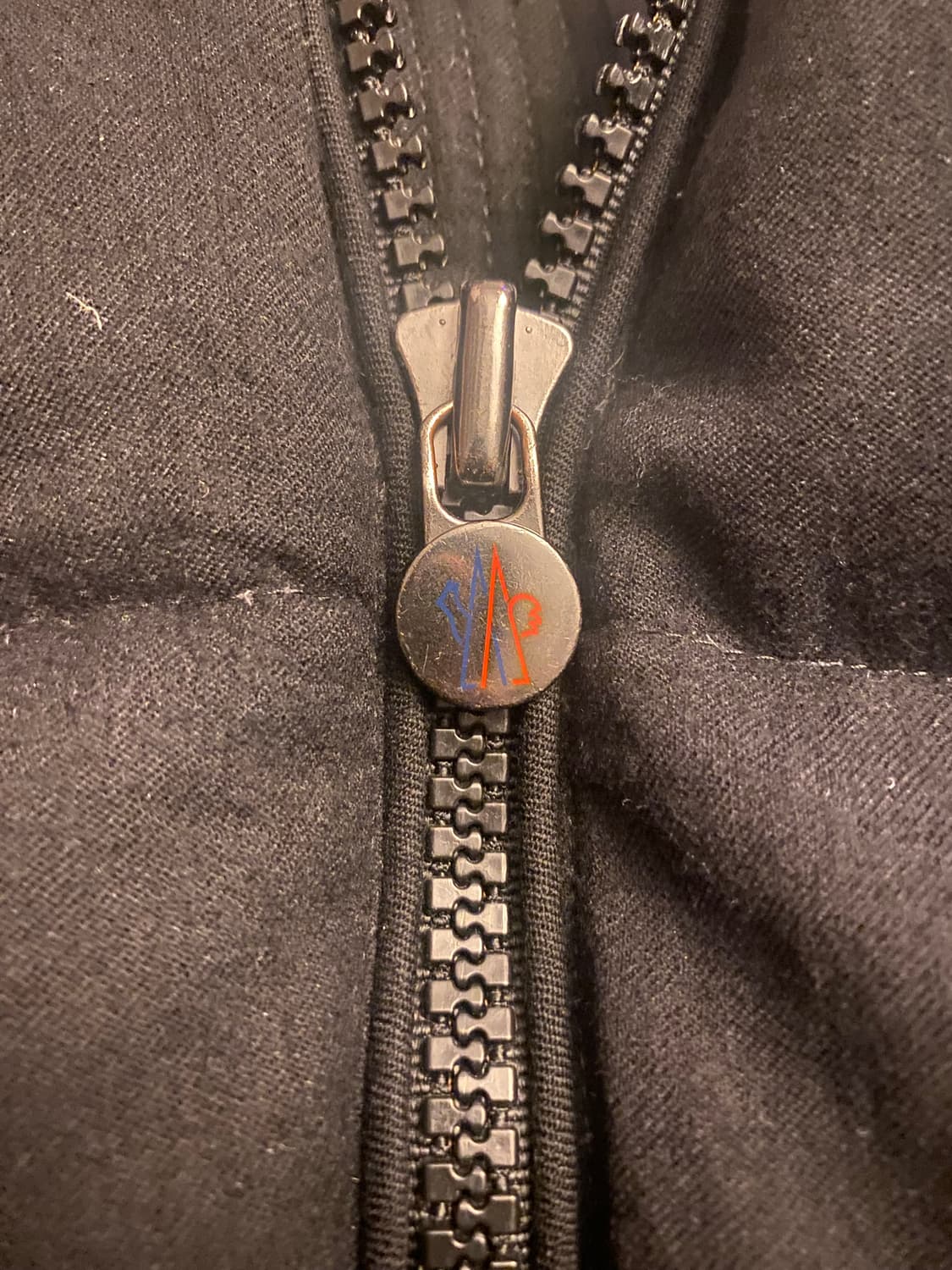 [정품] 몽클레어 베제르 다운 패딩자켓 1사이즈남녀공용 상품이미지4