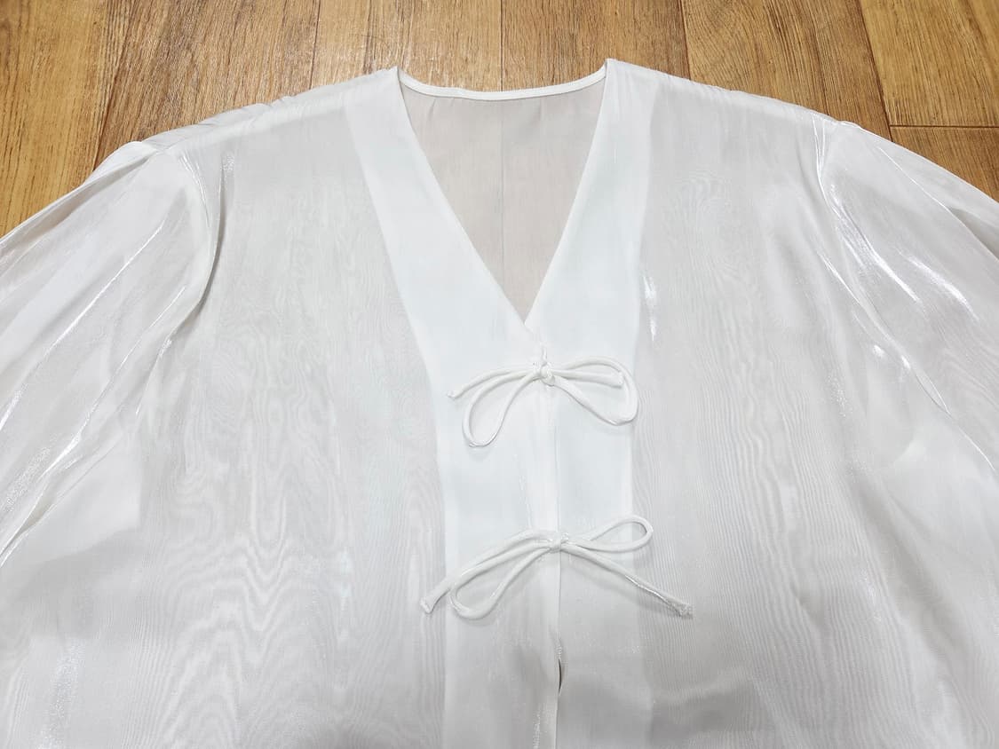 드래곤블루스(DRAGONBLUES) 쉬머 리본타이블라우스  새상품 상품이미지4