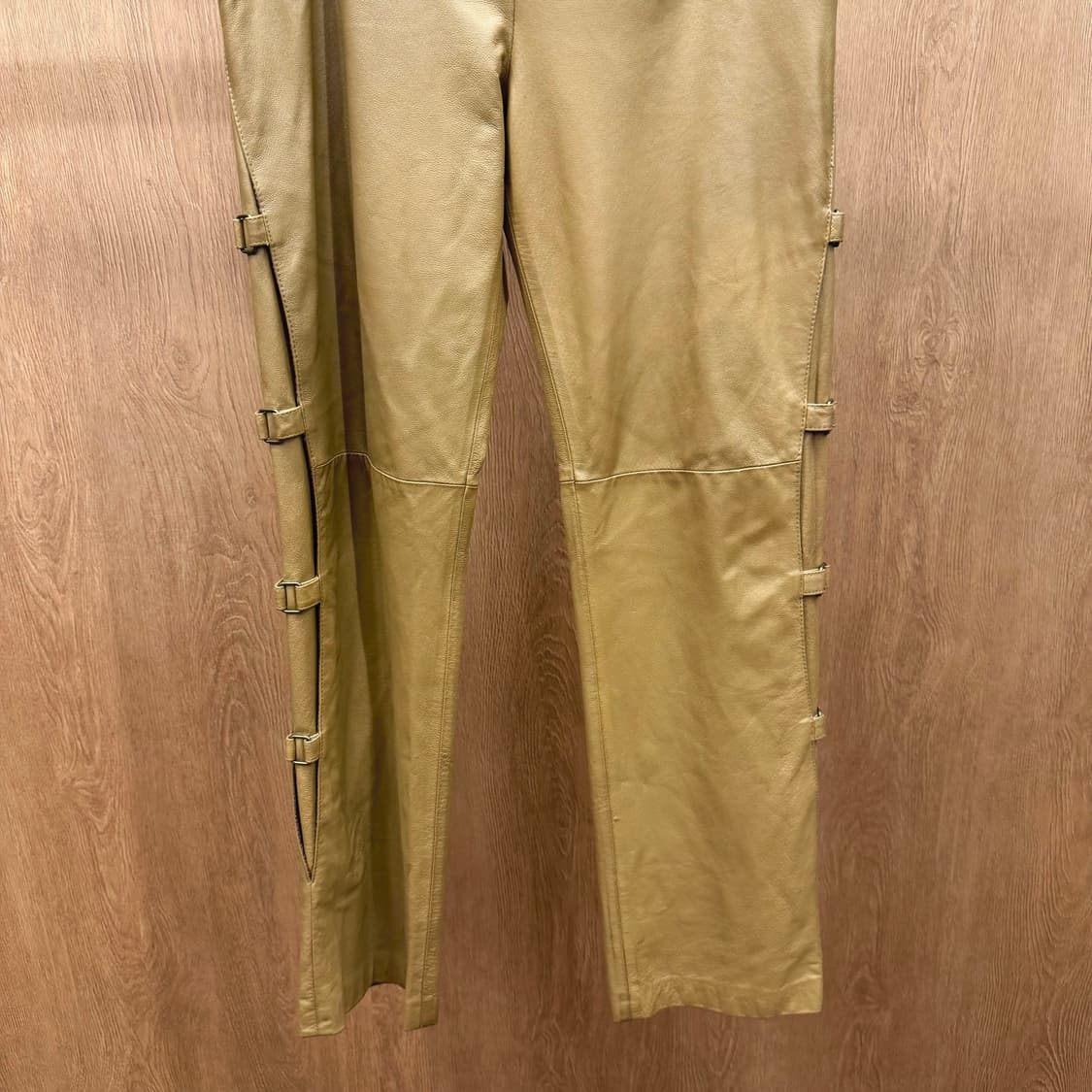 빈티지 레더 팬츠 사이드 스트랩 버클 디테일 스트레이트핏 브라운 상품이미지5