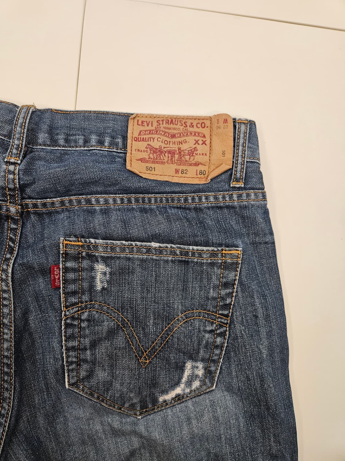일본빈티지샵 구매)리바이스 501 데미지 워싱 청바지 W82L80 상품이미지3