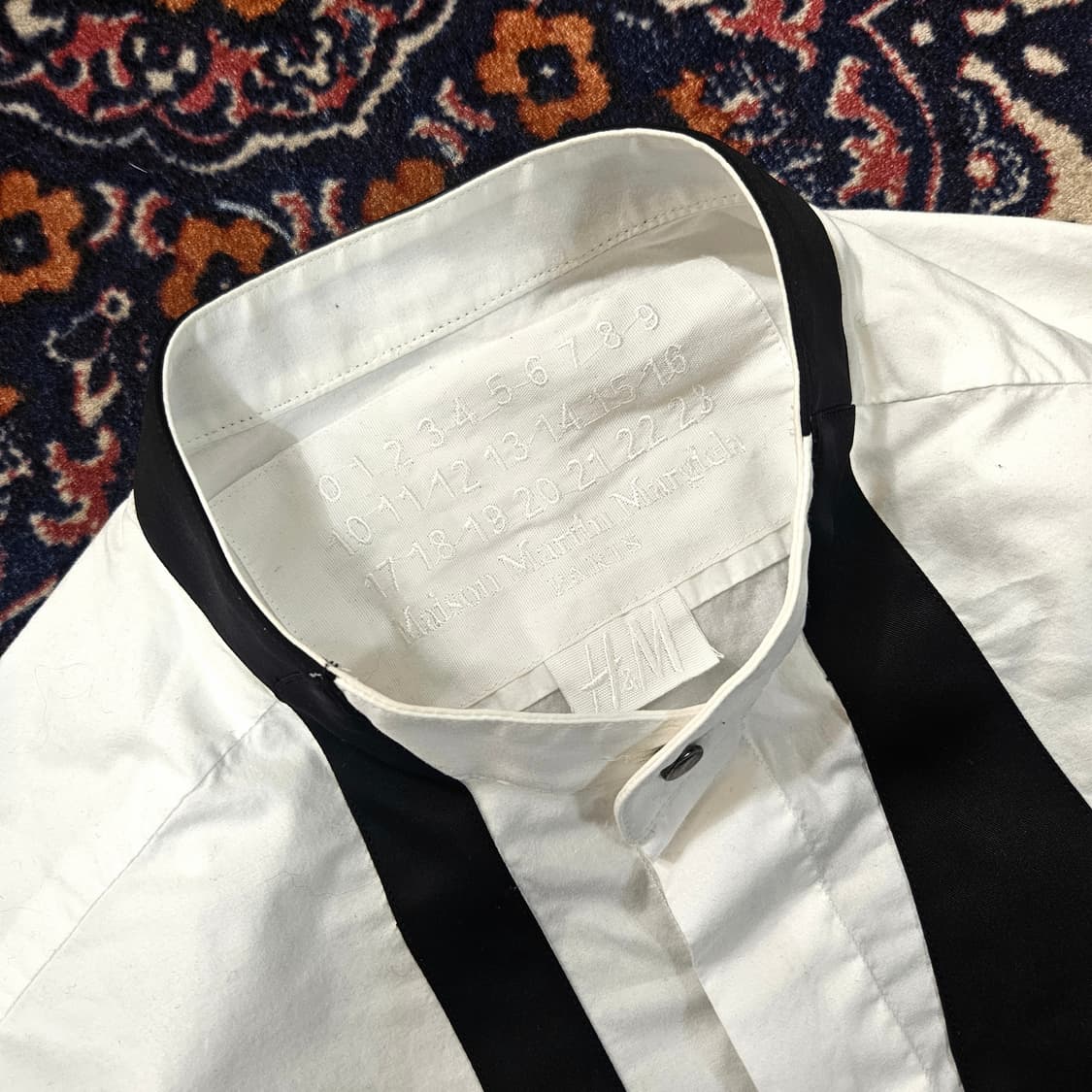 메종마르지엘라 x H&M 12AW 트롱프 보타이셔츠 상품이미지3