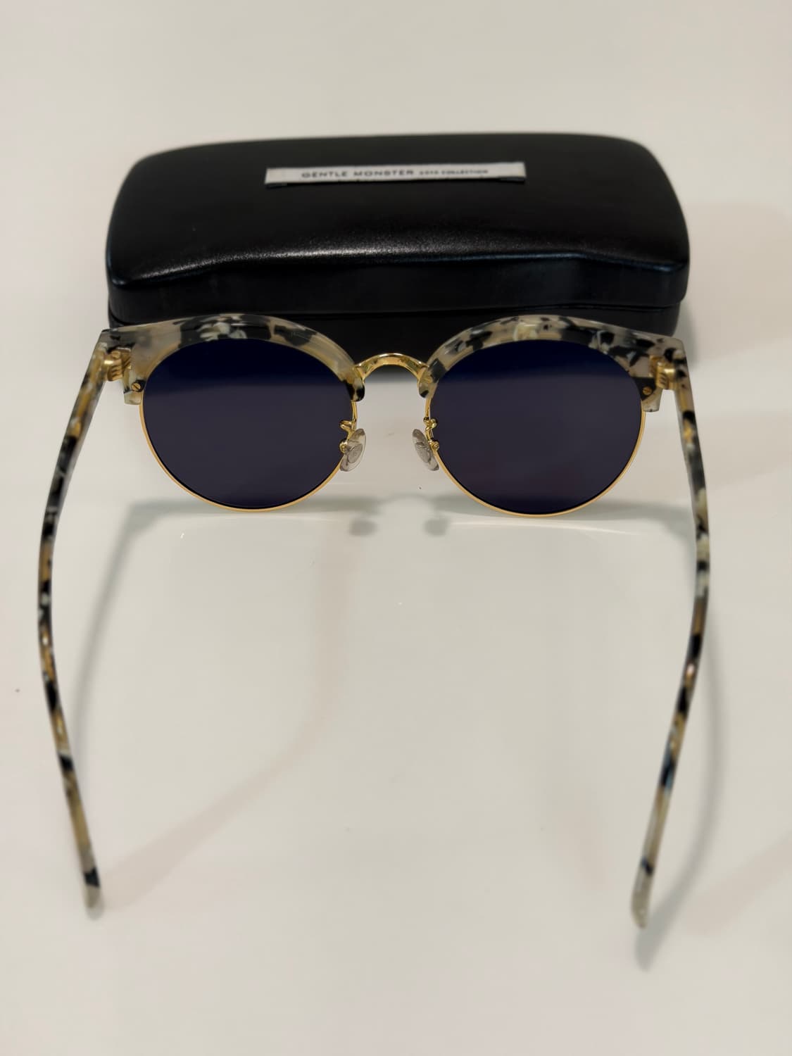 젠틀몬스터 문컷 하금테 선글라스 정가 249,000원 실착 적어 신품컨디 상품이미지4