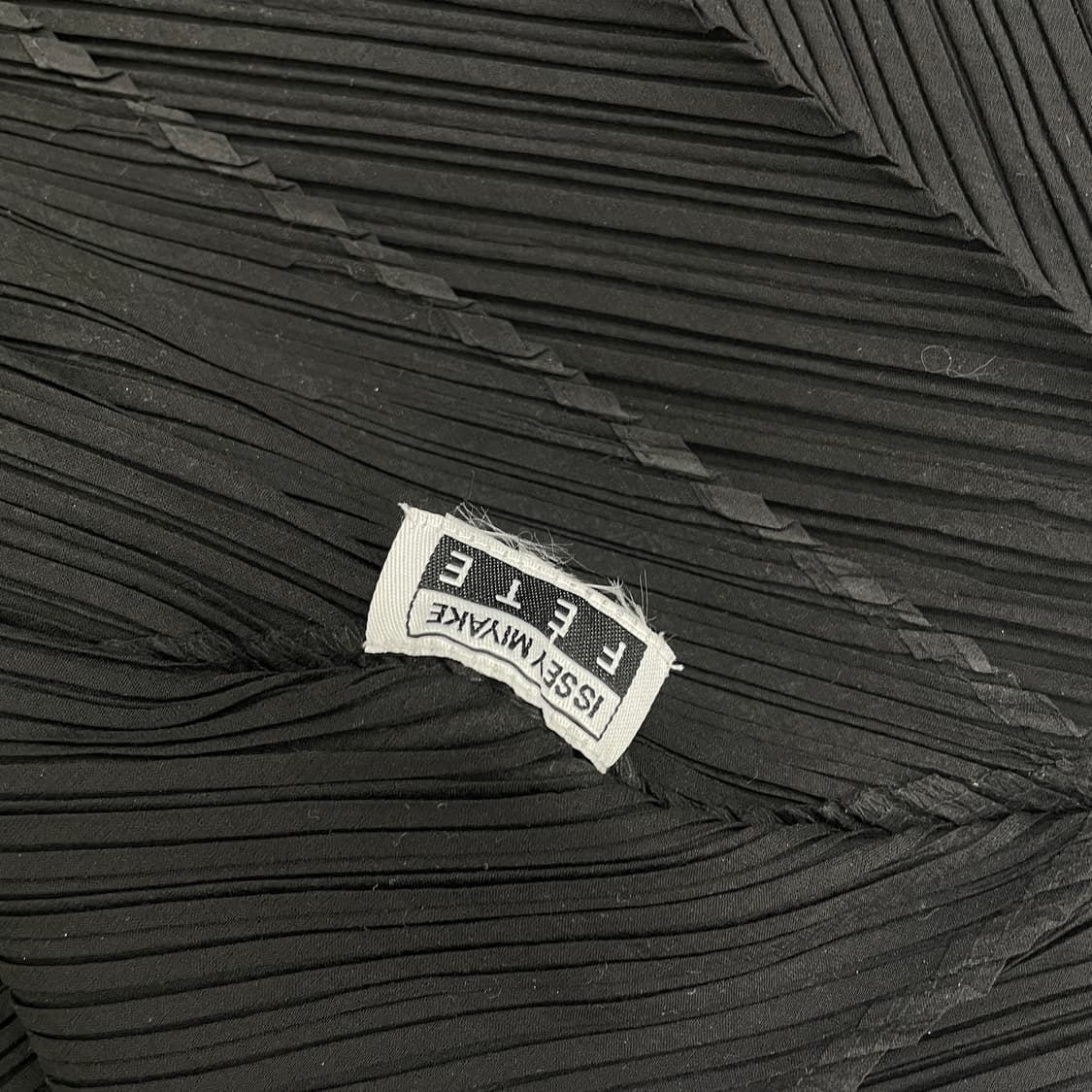 이세이 미야케 플리츠 FETE 라인 비대칭 탑 상품이미지8