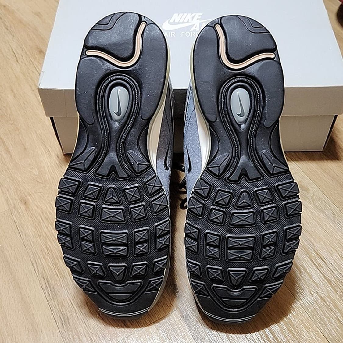 나이키 275 에어맥스97 그레이 머쉬룸 상품이미지6