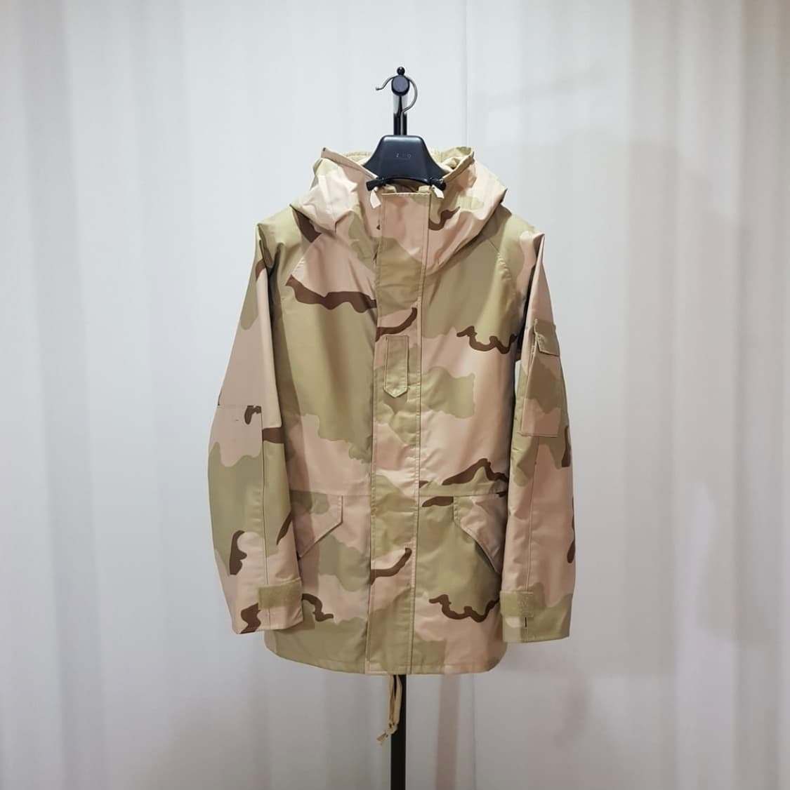 (택포) 미군 사막삼색 고어텍스 바람막이 M-R A189 상품이미지1