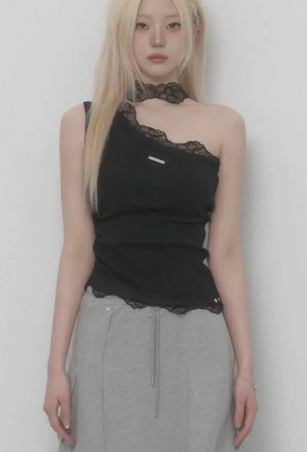 에트오소메 레이스 원숄더 탑 (블랙) 상품이미지1