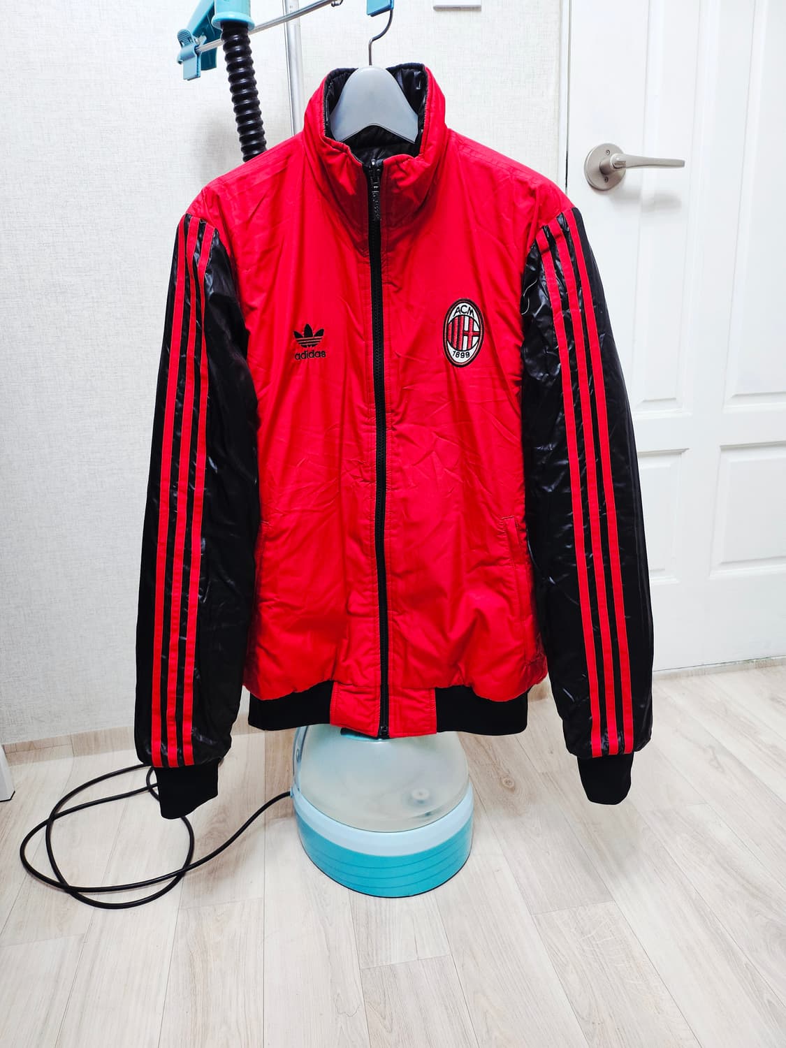 (100)L☆초대장급☆아디다스 파이어버드 AC밀란 리버시블[검빨]양면패딩 상품이미지1