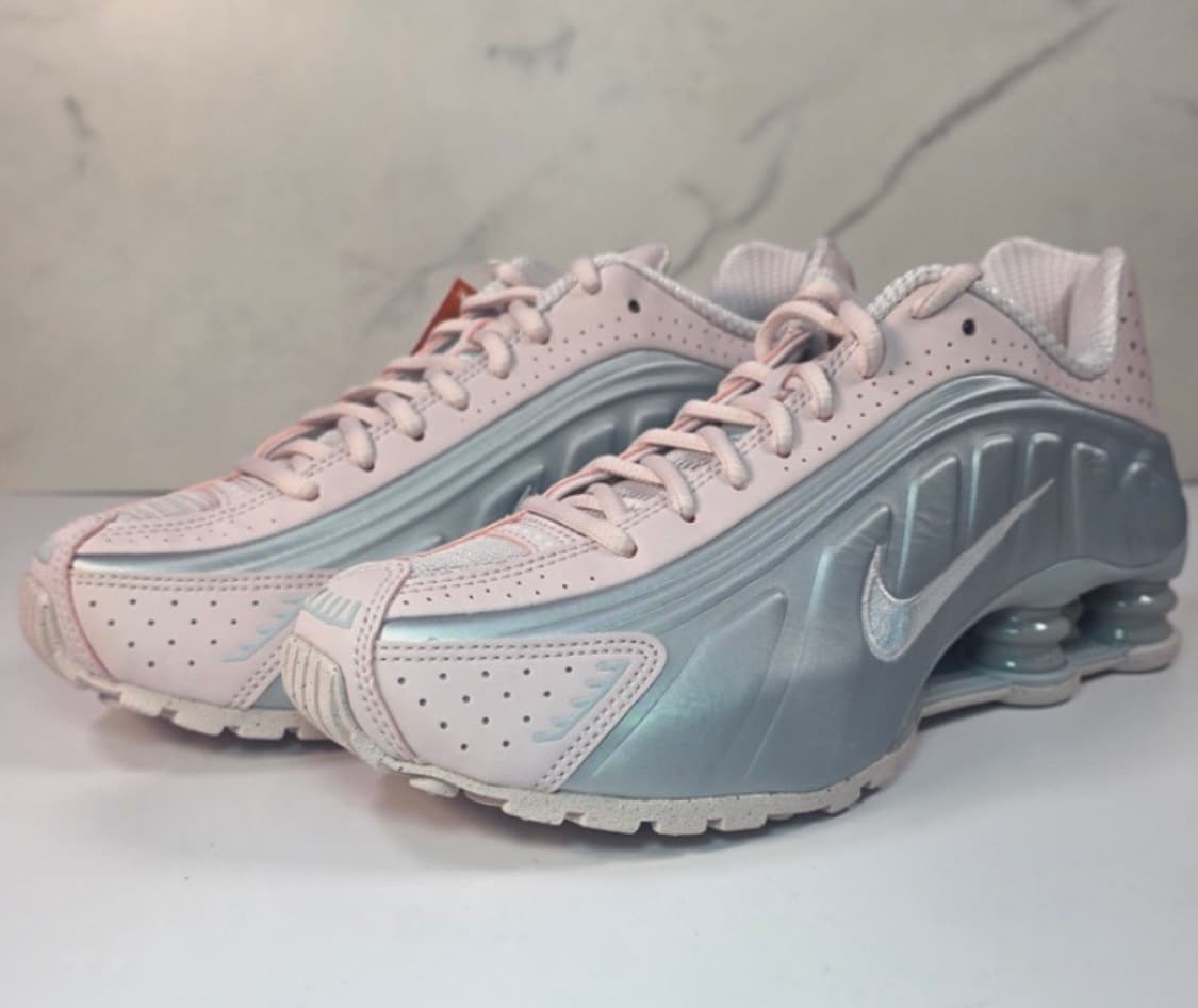새상품🌟나이키 샥스 R4 핑크/실버 메탈릭 베일러로즈 상품이미지1