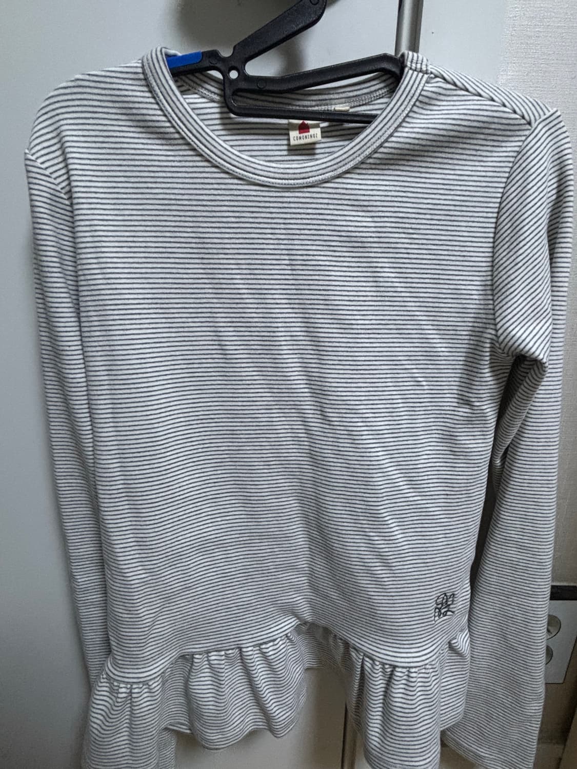 (실내착용 1회) 꼬모니노즈 여성 프릴 티셔츠 스트라이프 긴팔 상품이미지3