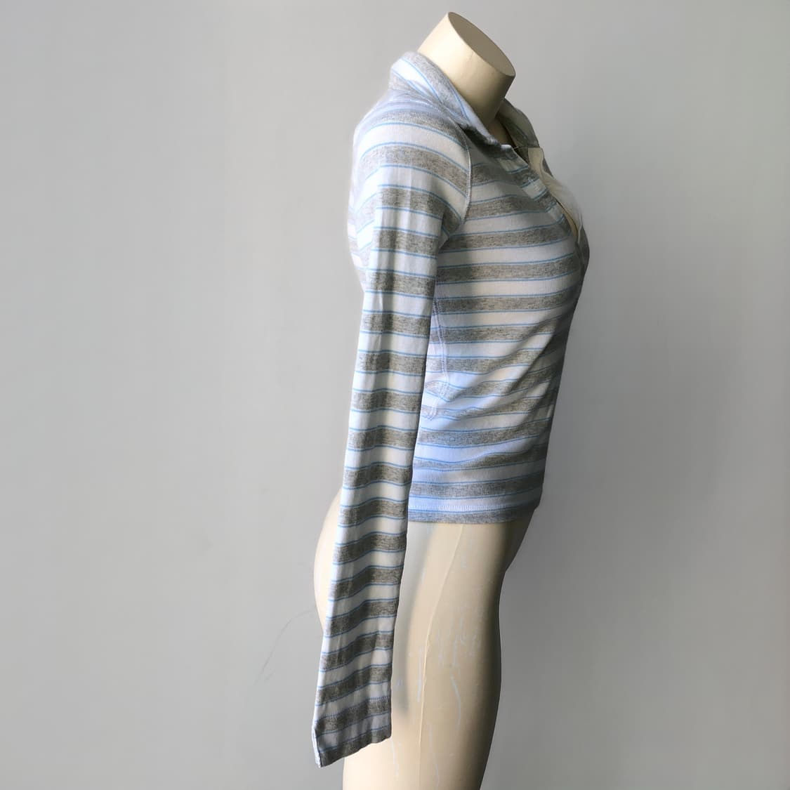 아베크롬비 그레이 스트라이프 티셔츠 상품이미지5