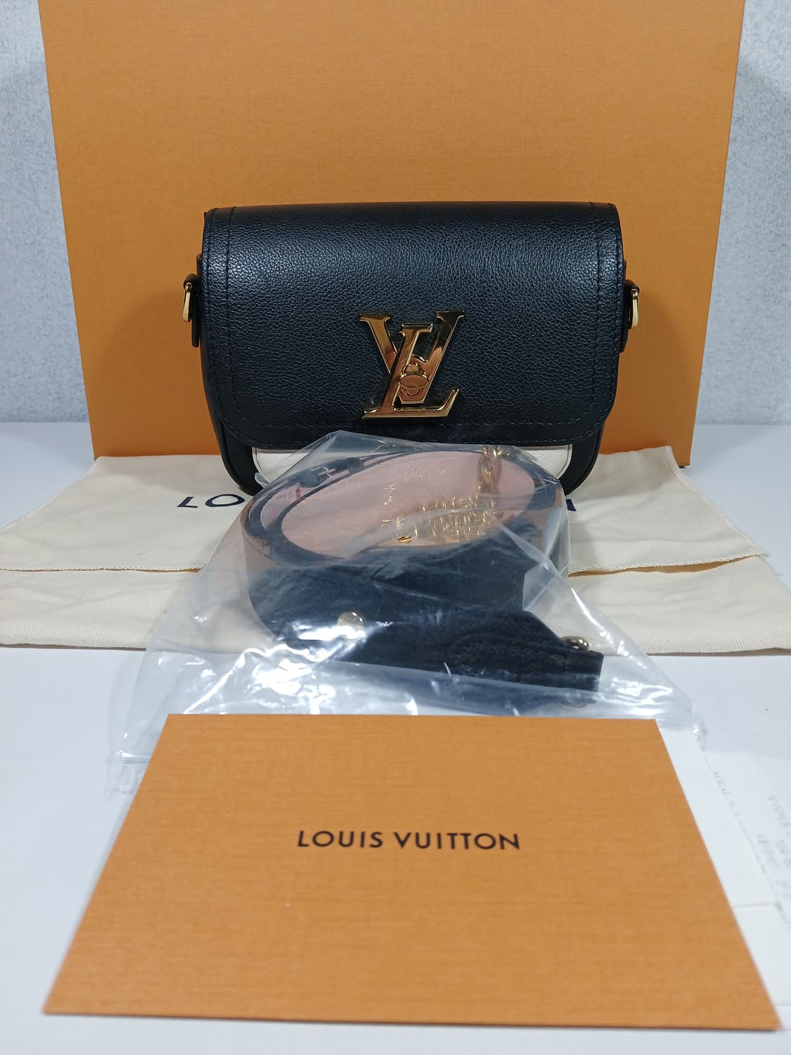 루이비통 락미텐더 숄더백 M58557 상품이미지1