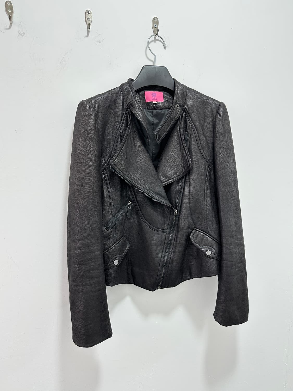 Asymmetric croco pattern dark brown jack 상품이미지5