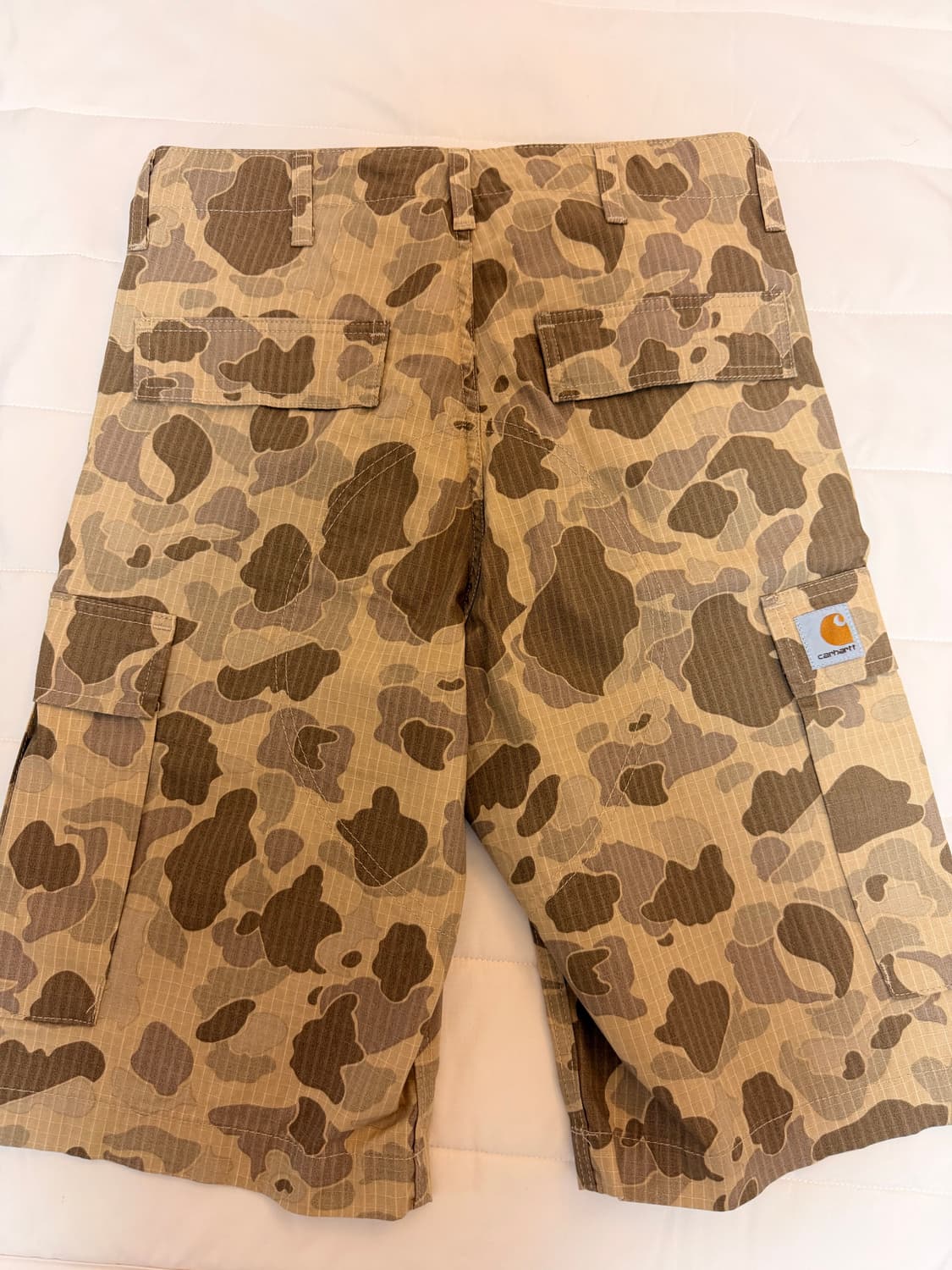 칼하트 카모 버뮤다 팬츠 상품이미지1