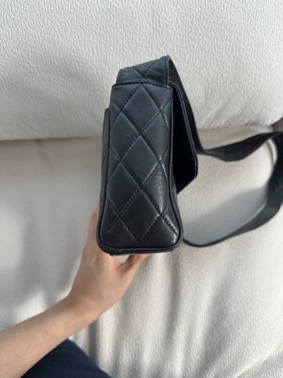 CHANEL 샤넬 빈티지 퀼팅 레더 크로스백(4번대) 상품이미지2