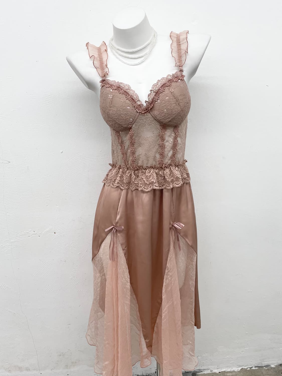 엔틱 레이스 새틴 프릴 슬립 상품이미지1