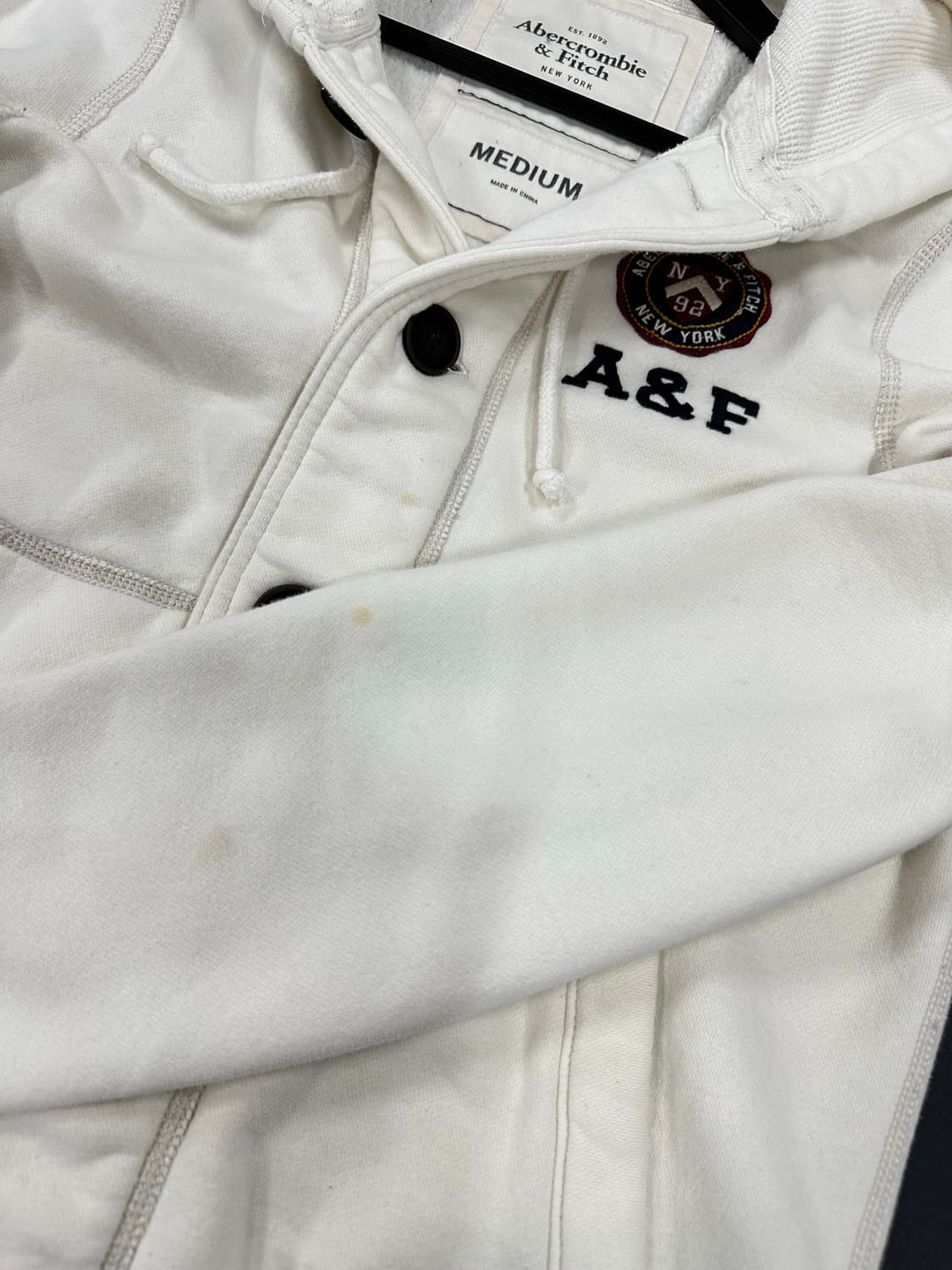 아베크롬비 NY 버튼 머슬핏후드집업 아이보리 상품이미지5