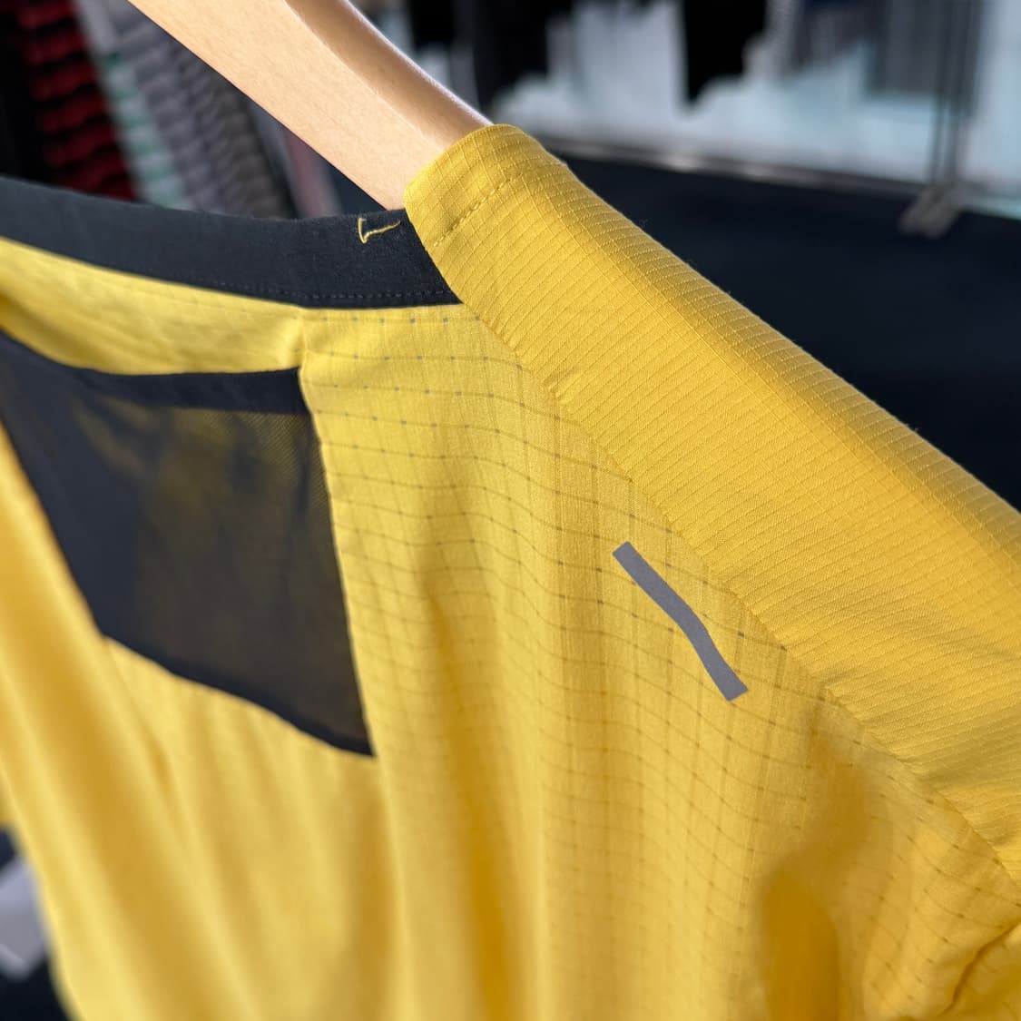 [M] 나이키 드라이핏 트레일 라이즈 러닝 반팔티 상품이미지4