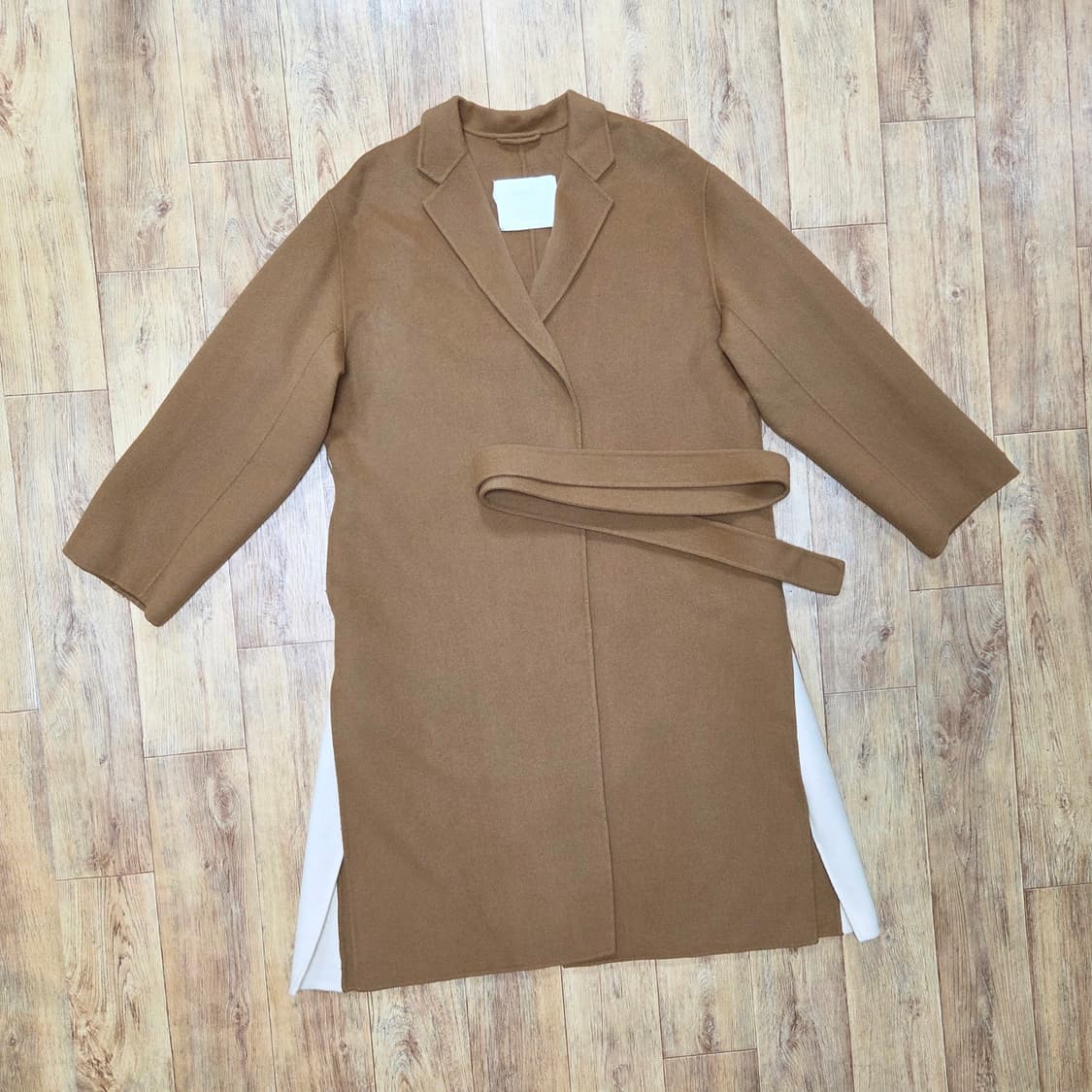 프론트로우(FRONTROW) 김나영 핸드메이드 퓨어울코트 프리사이즈 상품이미지5