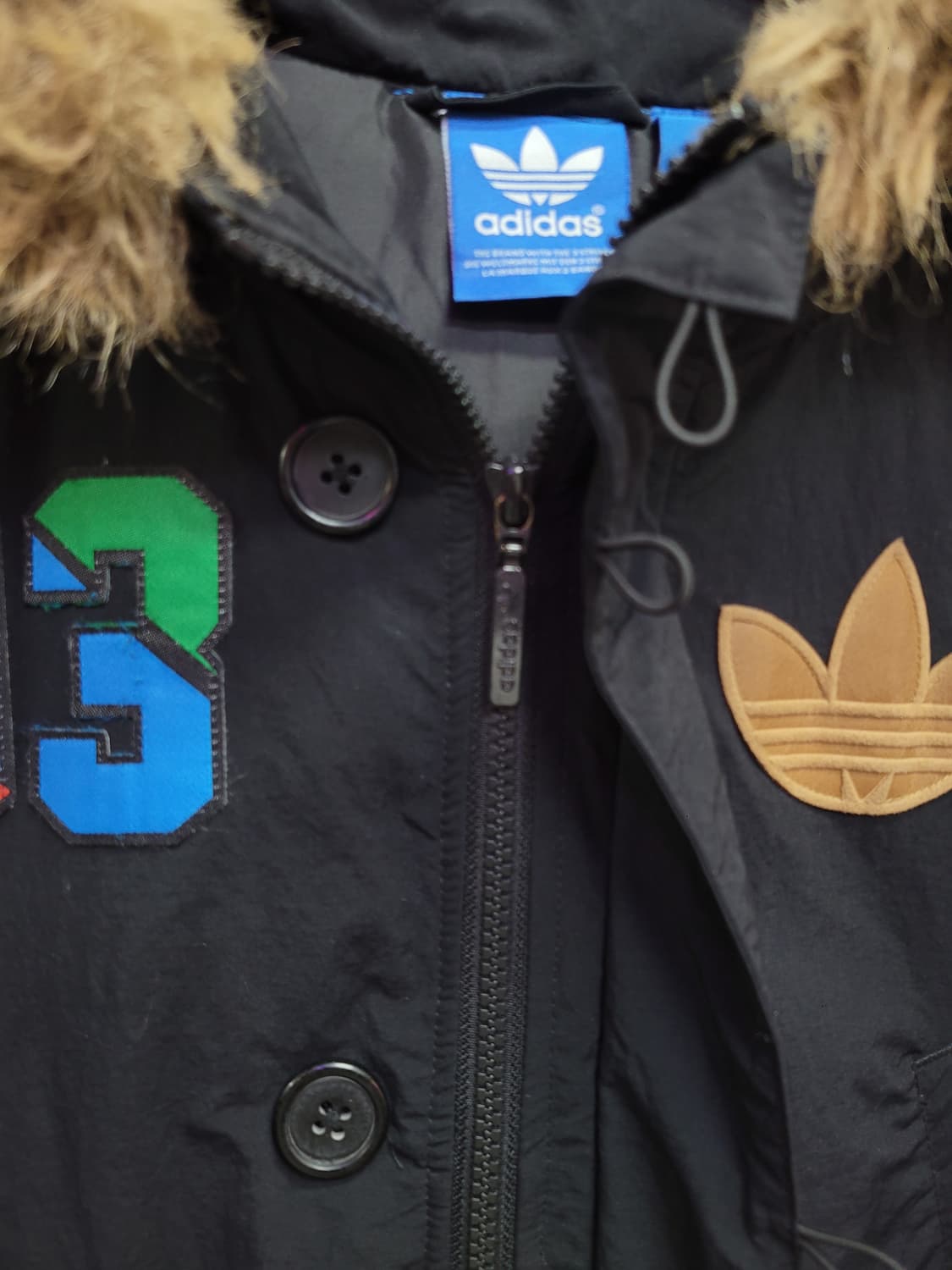 Adidas Badge down 아디다스 패딩 상품이미지3