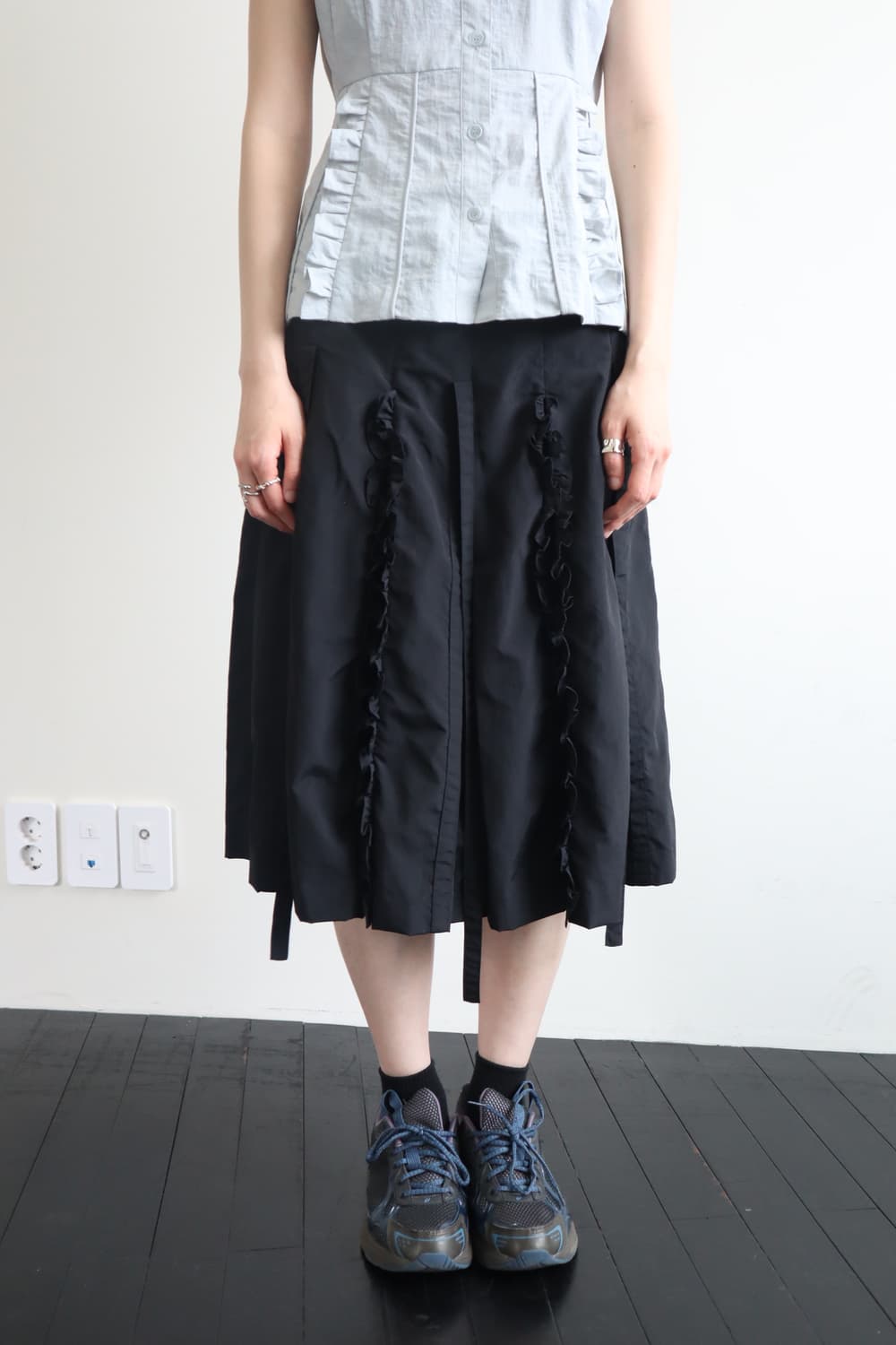 바하윤 RUFFLE RIBBON SKIRT (BLACK) 상품이미지2