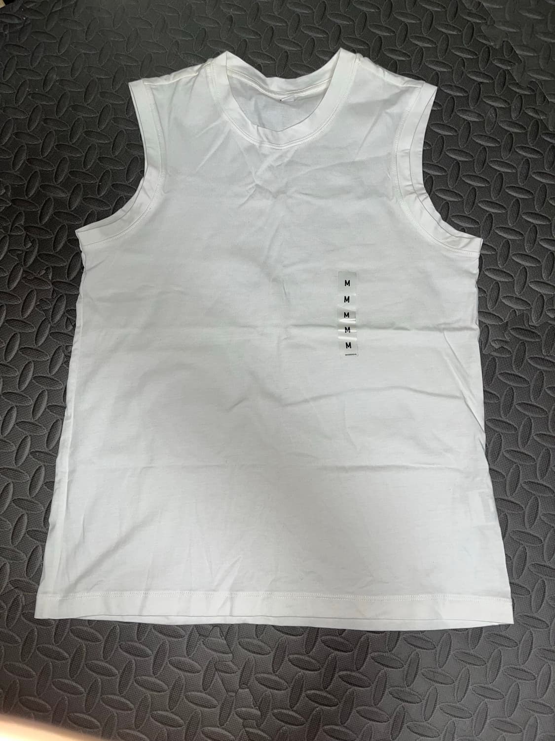 새상품) 유니클로 화이트 나시 M 상품이미지1