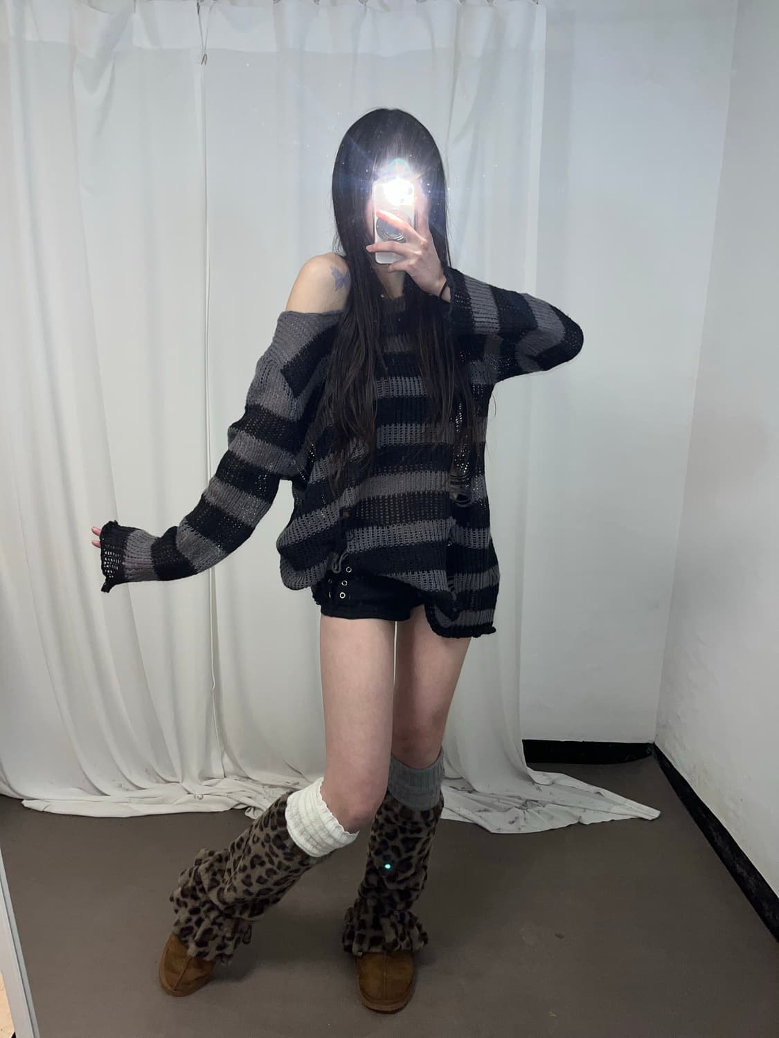 스트라이프 데미지 오버핏 니트 상품이미지6