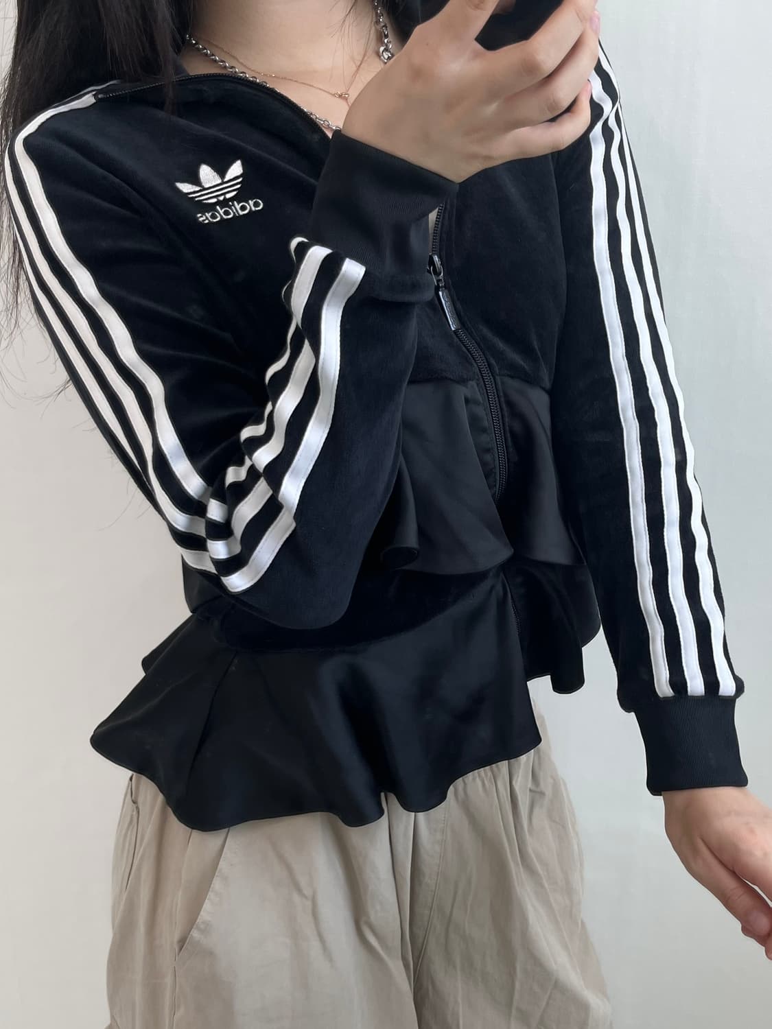 Adidas 아디다스X 제이쿠 블랙 벨루어 프릴 트랙탑 상품이미지1