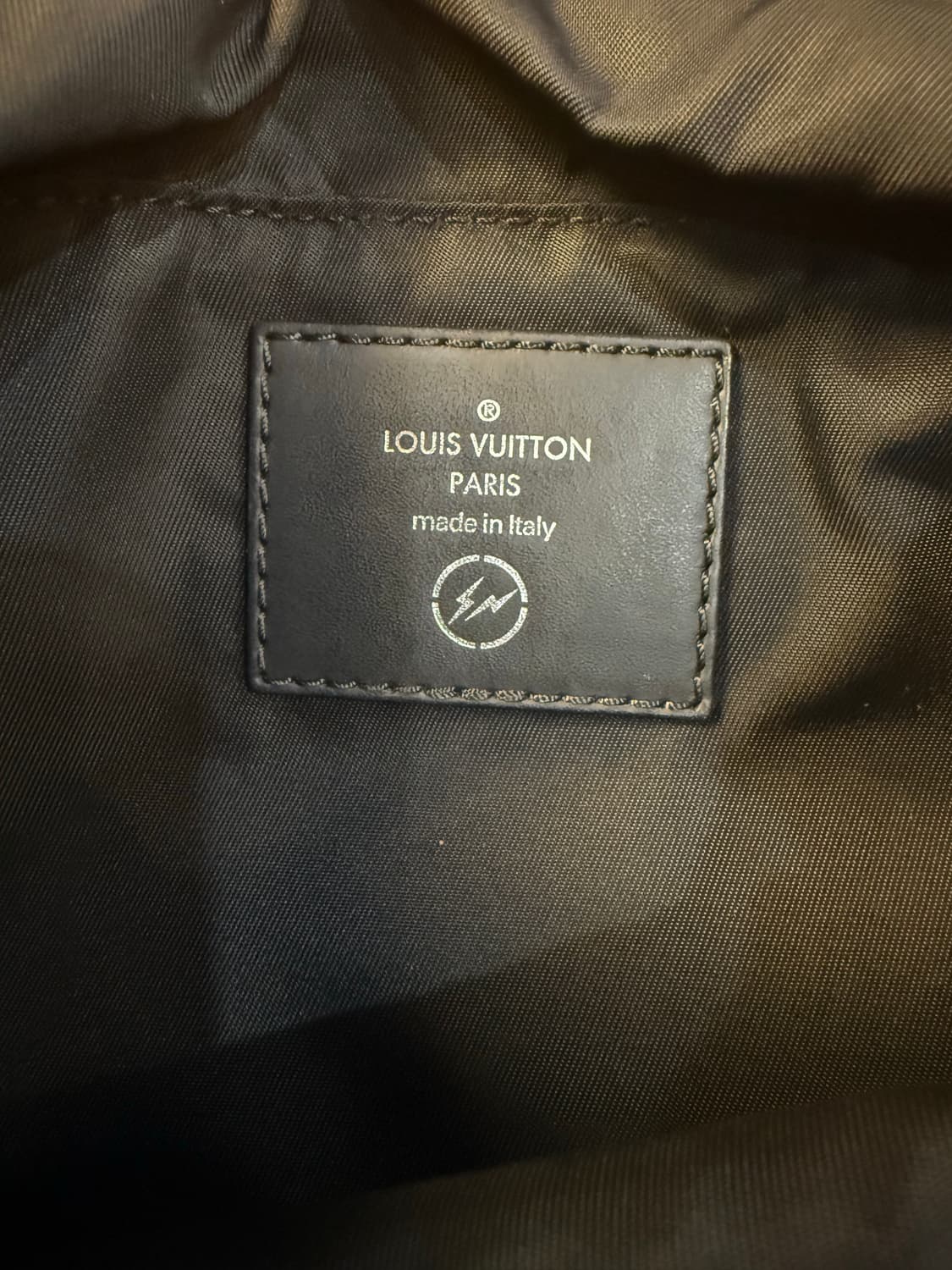 루이비통 x 프라그먼트 크로스백 상품이미지4