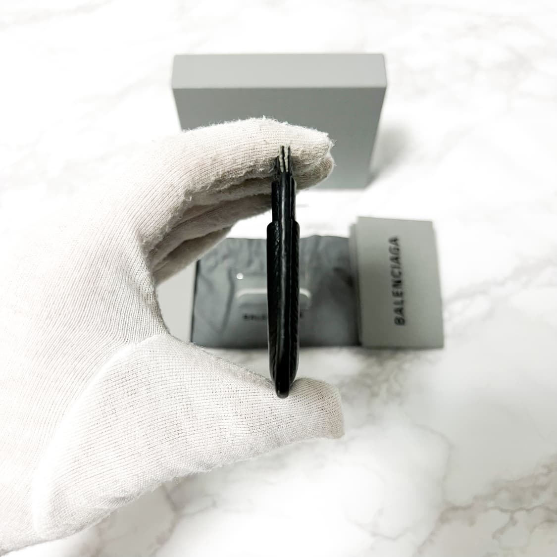 발렌시아가 그레이니 카프스킨 카드지갑 상품이미지4