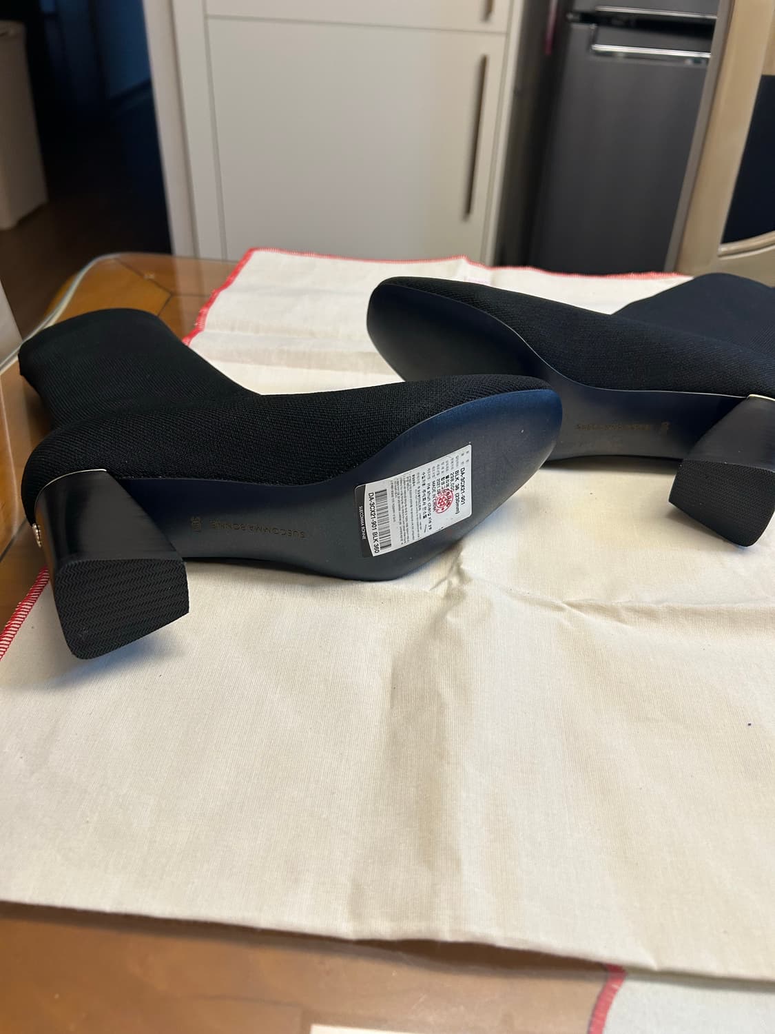 슈콤마보니 삭스 앵클 부츠 블랙 상품이미지4