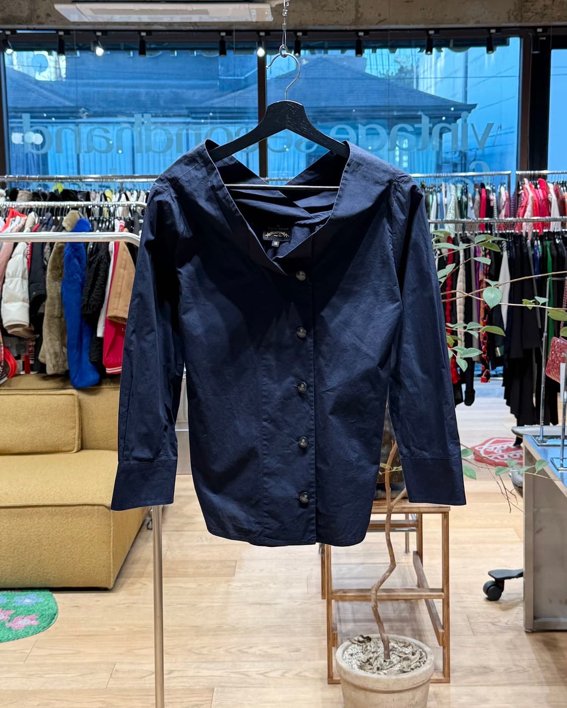 비비안 웨스트우드 네이비 orb버튼 블라우스  상품이미지1