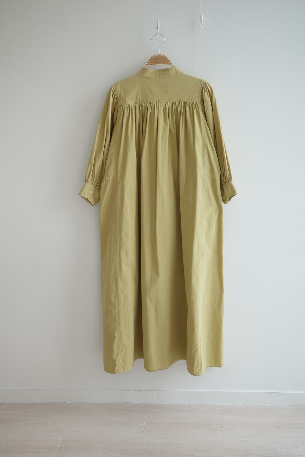 LAKOLE • 겨자색 퍼프 소매 샤링 셔츠  롱원피스 상품이미지8