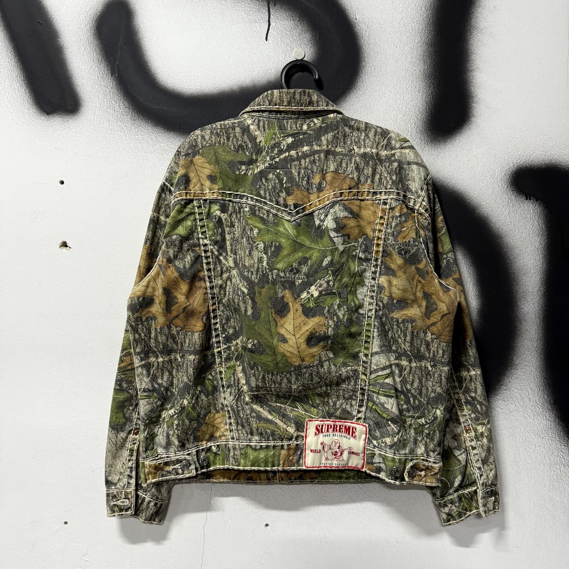 FW21 슈프림 x 트루릴리전 모시 오크 카모 데님 트러커 자켓 상품이미지2