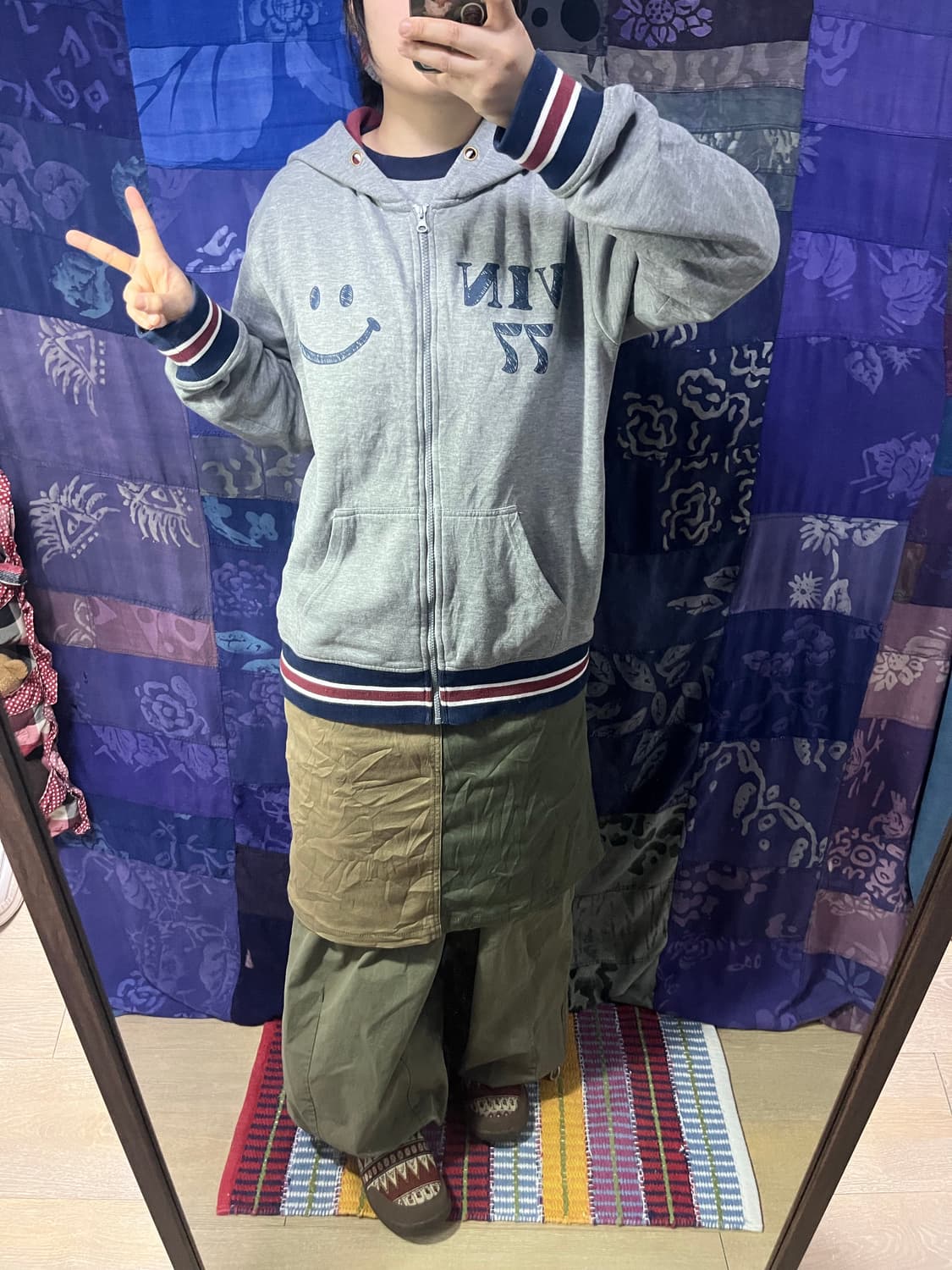 그레이 스마일 후드집업 상품이미지1