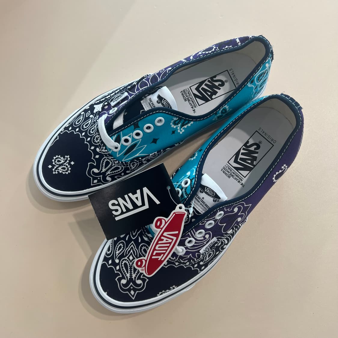 반스 볼트 x 베드윈 앤 더 하트브레이커스 OG 어센틱 LX 멀티컬러 상품이미지1