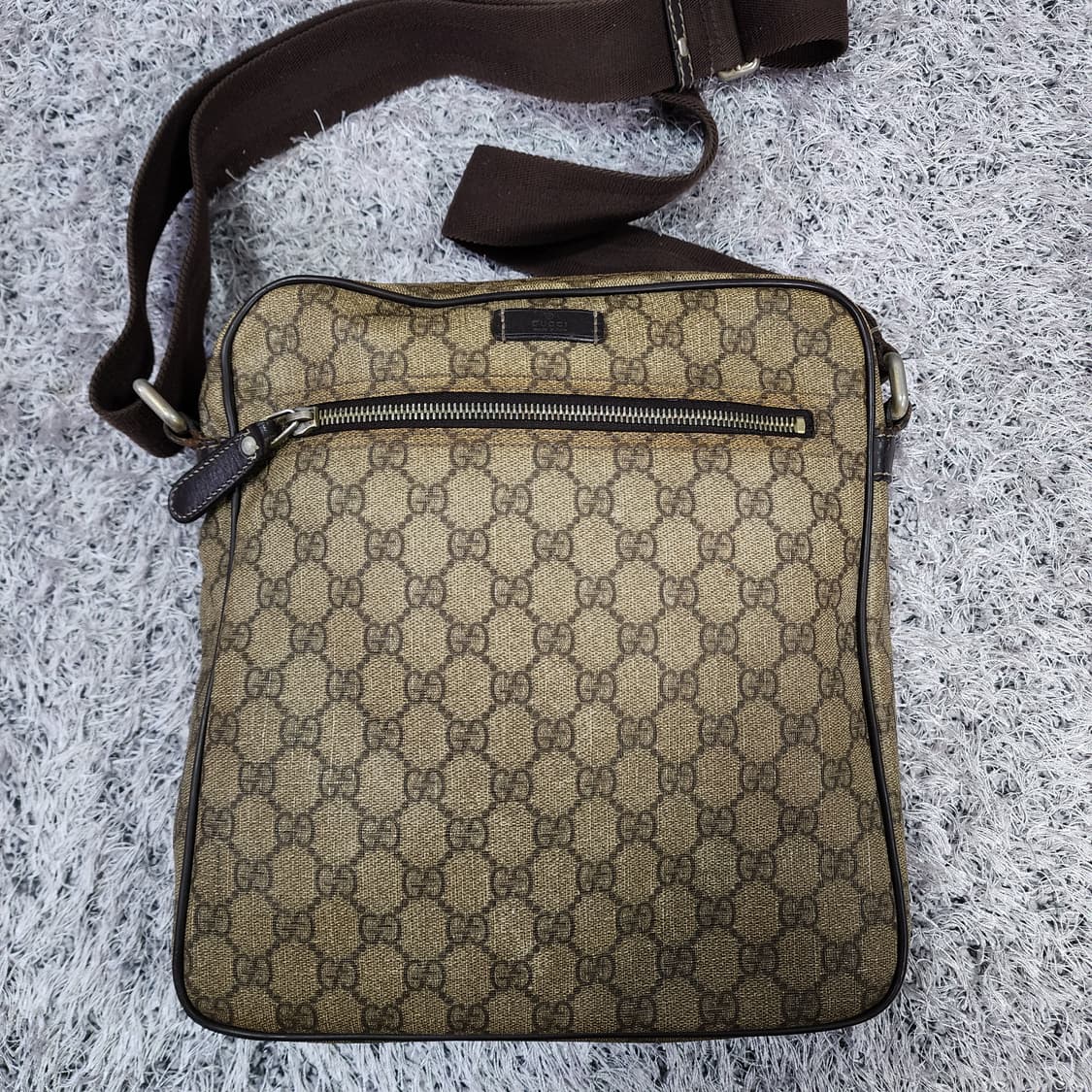 구찌 GG PVC 크로스백 상품이미지1