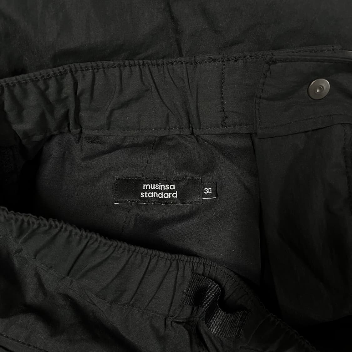 [30/밴딩] 무신사 스탠다드 블랙 파라슈트 조거팬츠 상품이미지6