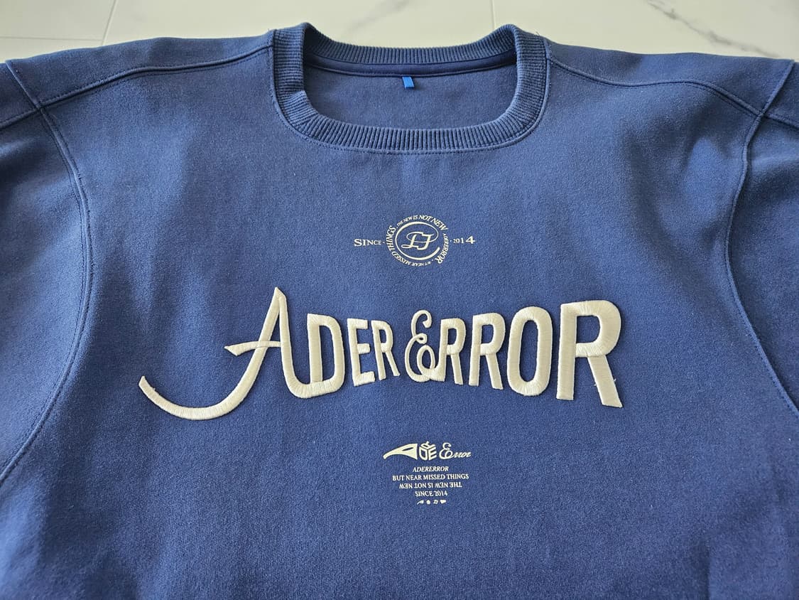 아더에러 베리프 로고 맨투맨 네이비 A2 상품이미지6