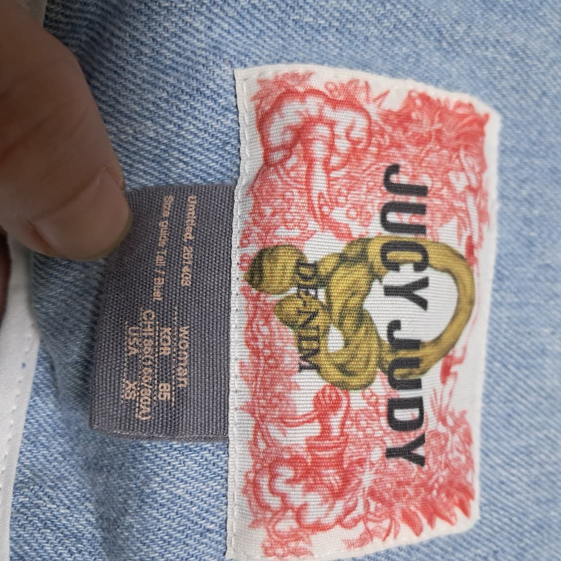 Juicy Judy 쥬시쥬디 그래피티 데님 자켓 XS(44~55) 상품이미지6