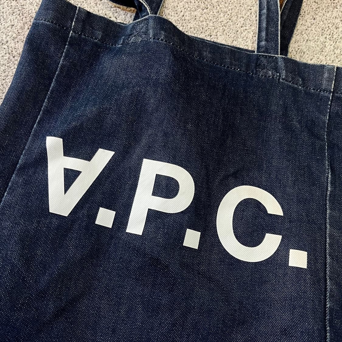 A.P.C. 아페쎄 빅로고 데님 토트백 상품이미지2