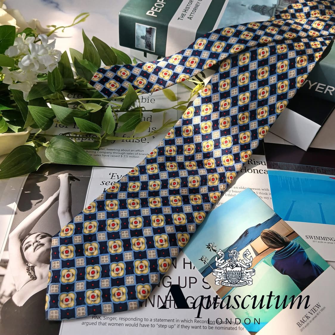 아쿠아스큐텀 네이비 옐로우 패턴 넥타이 9.9cm A+등급 E776
 상품이미지2