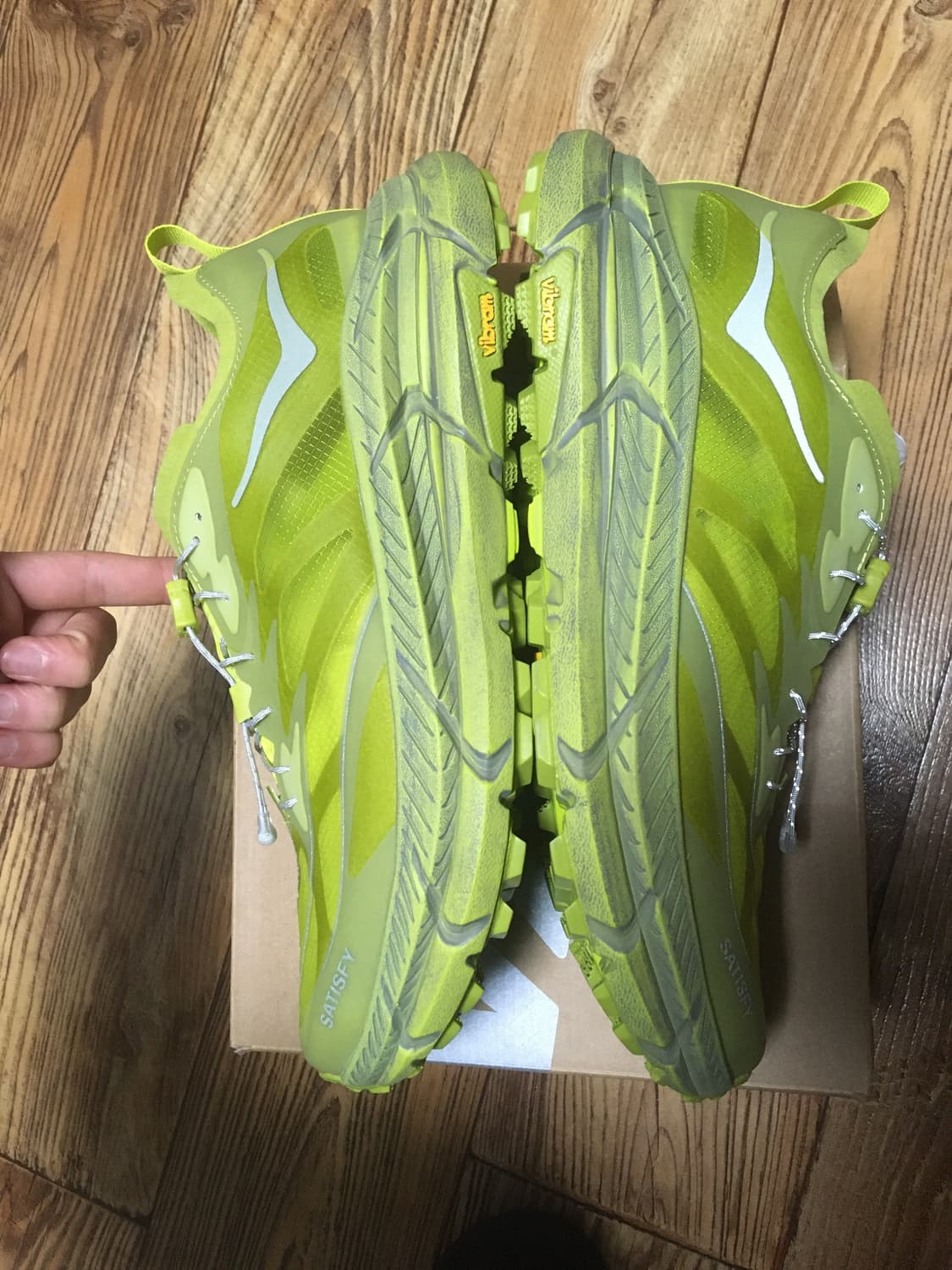 호카 새티스파이 마파테스피드4 라이트 설퍼 판매합니다 상품이미지7