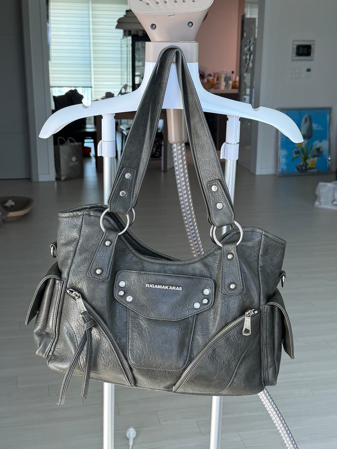 Studded Leather Shoulder Bag (Khaki) 상품이미지4