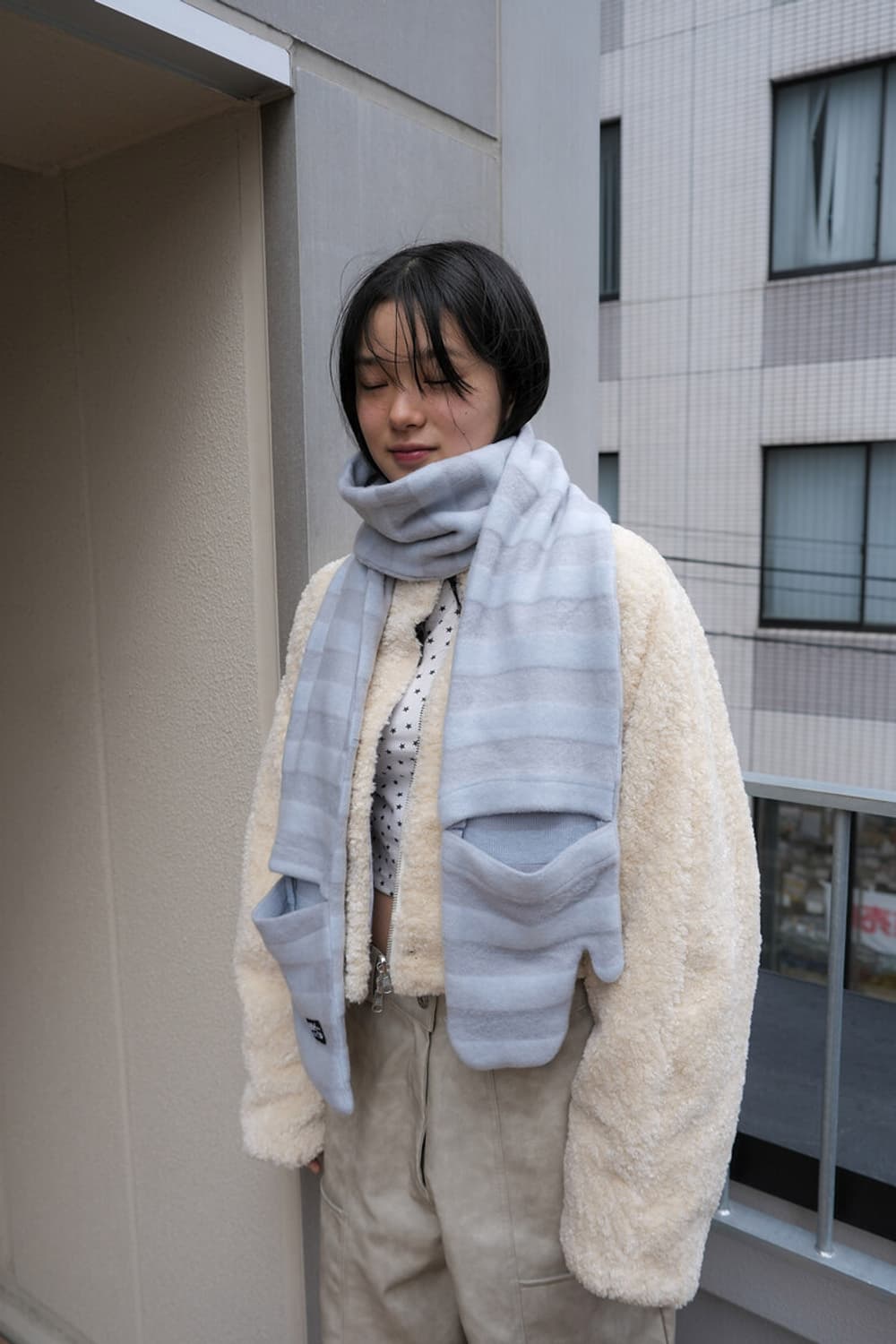 인앤양인하모니 브러쉬드 머플러 블루 상품이미지3