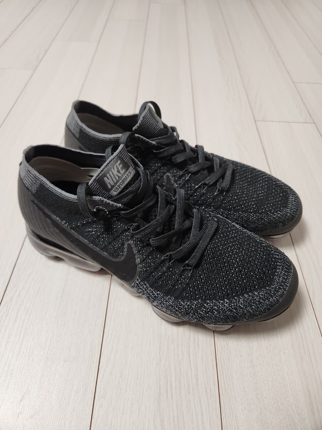 나이키 운동화 에어 베이퍼맥스 플라이니트 블랙 사이즈250

새거처럼 깨 상품이미지3