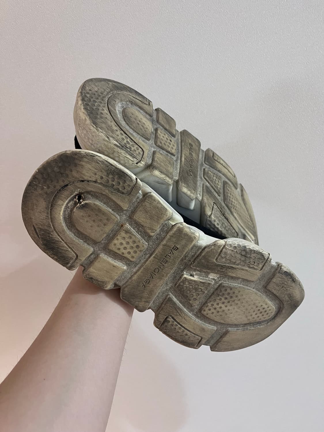 발렌시아가 스피드러너 E39 OG 상품이미지7