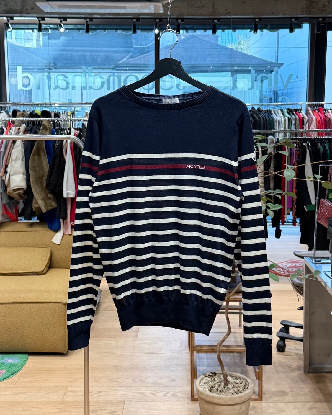 몽클레르 네이비 스트라이프 크루넥 니트  상품이미지1
