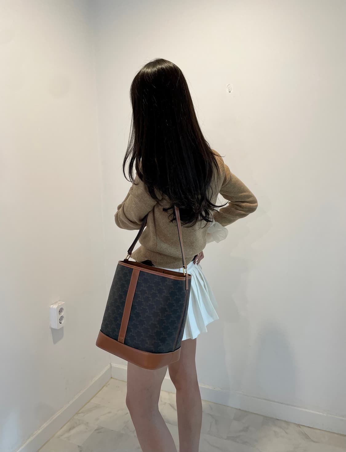 정품 셀린느 버킷백 미듐  상품이미지9